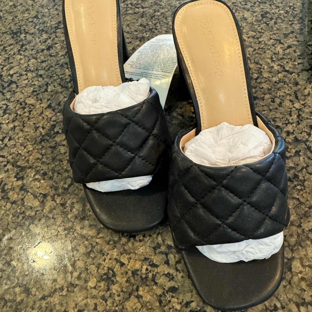TOP Moda Black Quilted Slide Mules